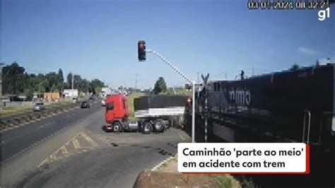 Vídeo Caminhão parte ao meio em acidente trem Paraná G1