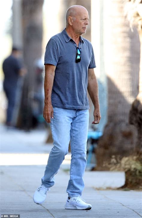 Bruce Willis Steps Out Amid Aphasia Brain Disorder Battle Hot Lifestyle News