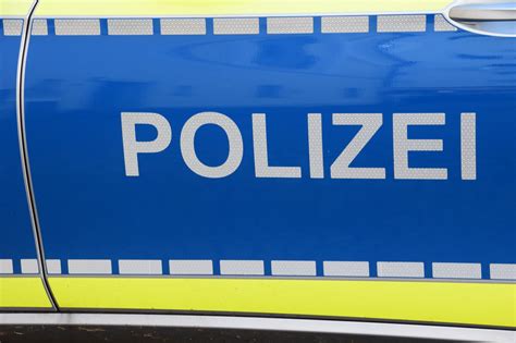 Polizei sucht unbekannten Autofahrer als Zeugen Pedelecfahrer stürzte