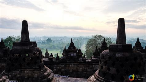 BOROBUDUR TEMPLE: Experiencing the Most Wonderful Sunrise in the World ...