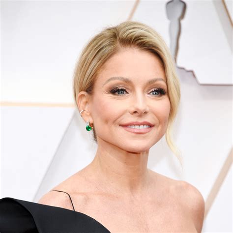 Kelly Ripa Makeup | Saubhaya Makeup
