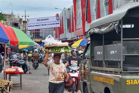 Pertegas Jam Operasional Pkl Pasar Tanjung Jember Radar Jember