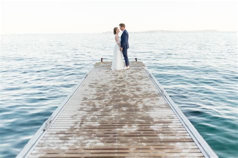 Mariage Au Bord De L Eau Dans Le Var Bord De Mer Bord Le Var