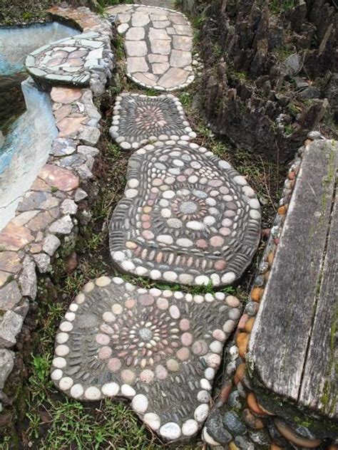 25 River Rock Garden Ideas for Beautiful DIY Designs