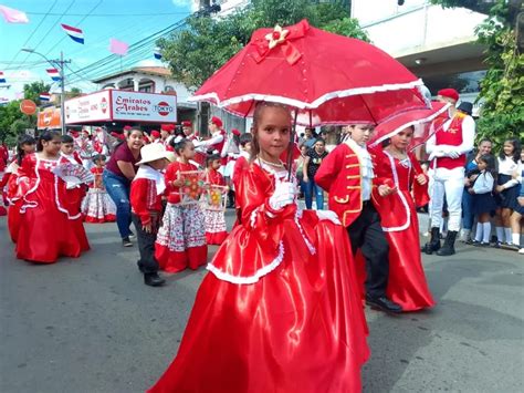 Itauguá con un impecable desfile estudiantil en su 295 aniversario de