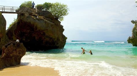 Uluwatu Travel Guide: Best of Uluwatu, Pecatu Travel 2024 | Expedia.co.uk