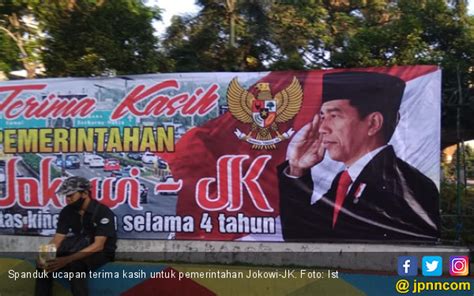 Spanduk Ucapan Terima Kasih Pada Jokowi Tersebar Di Jalan