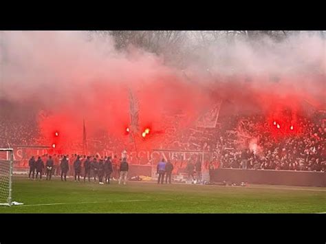 Köln Fans feuern ihre Mannschaft an beim Abschlusstraining YouTube