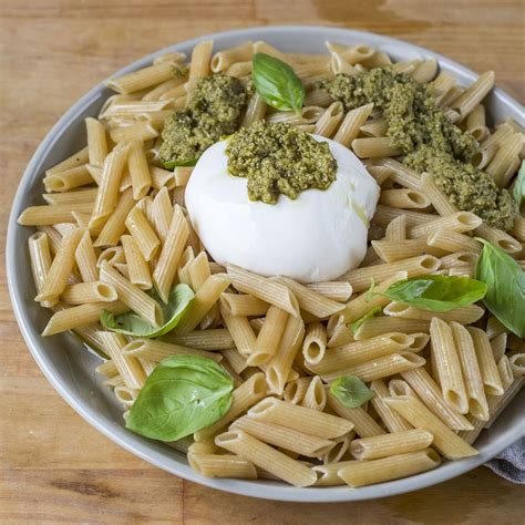 Plumas Rayadas Integrales Con Pesto Y Burrata Pastas Gallo Pastas Gallo