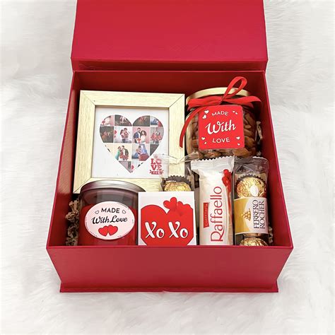 Order Red Color Valentines Day Gift Box Ideas From Angroos