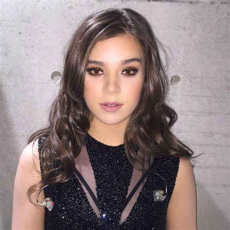 Hailee Steinfeld - Twitter and Instagram Personal Pics 4/5/2016