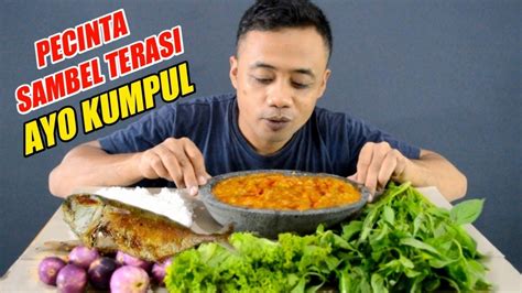 ASMR LALAPAN MENTAH IKAN ASIN DAN SAMBEL TERASI YouTube