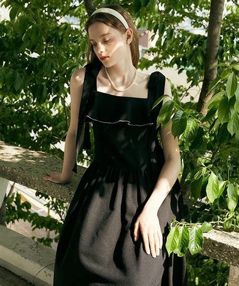 Musinsa More Than Like Ribbon Frill Dress Black