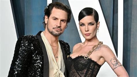 Halsey Splits From Boyfriend Alev Aydin After 3 Years Together Iheart