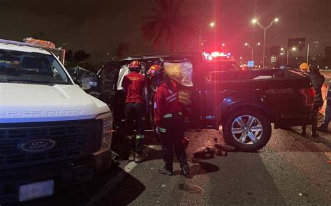 Accidente provoca cierre de avenida Constitución en Monterrey