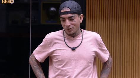 Bbb Mc Guim Retira A Barba E Renova O Visual No Programa