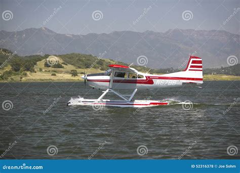 Cb Amphibious Seaplane Taking Off From Lake Casitas Ojai California