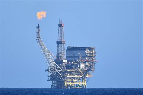 ECOBOLSA La subida del petróleo sitúa a Repsol como una magnífica