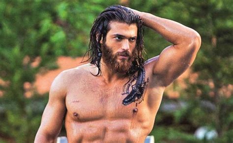 Can Yaman Vacanze In Costiera Amalfitana Ecco Le Foto Esclusive