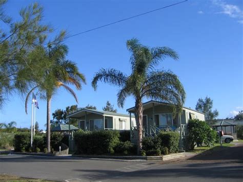 Belmont Pines Lakeside Holiday Park - Belmont Cottage accommodation ideal for families, couples ...