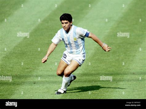 Diego maradona world cup 1990 hi-res stock photography and images - Alamy