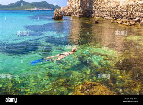 Esnórquel Bikini Fotografías E Imágenes De Alta Resolución Alamy