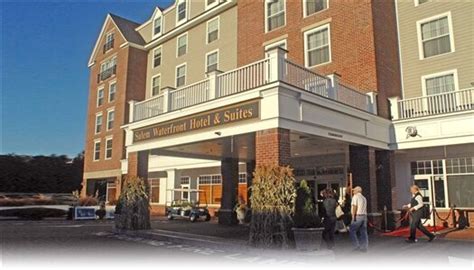 Salem Waterfront Hotel & Suites Reviews & Prices | U.S. News