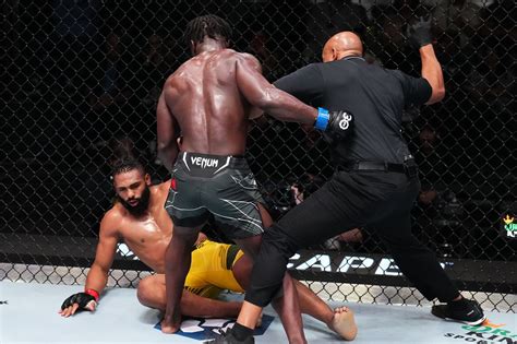 Ufc Vegas Video Abdul Razak Alhassan Obliterates Claudio Ribeiro