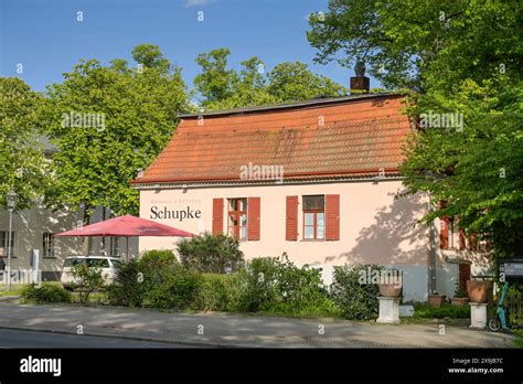 Deutsches Restaurant Und Biergarten Hi Res Stock Photography And Images