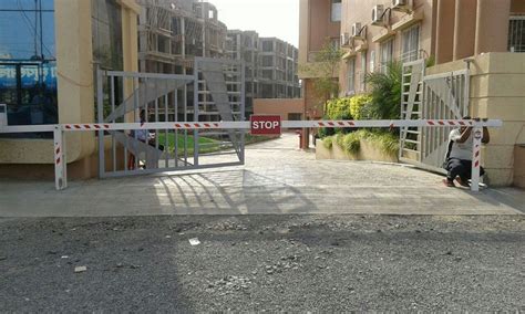 White And Red Manual Boom Barriers At Rs In Pune Id