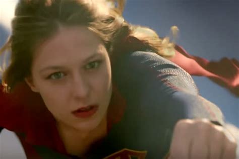 New ‘supergirl Trailer Features Kara Stopping Plane Crash Deflecting