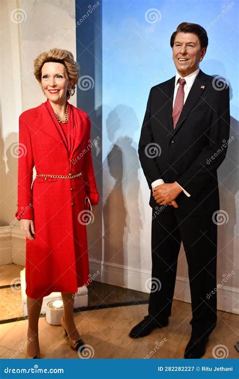 Estatua De Nancy Reagan Y Ronald Reagan En Madame Tussauds En Times