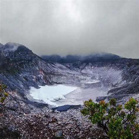 Tangkuban Perahu Wisata Legend Indonesia Wajib Dikunjungi