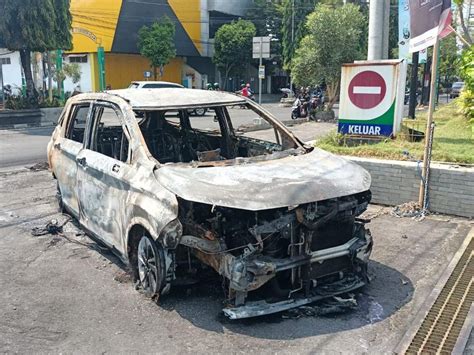 Berita Dan Informasi Mobil Terbakar Terkini Dan Terbaru Hari Ini Detikcom