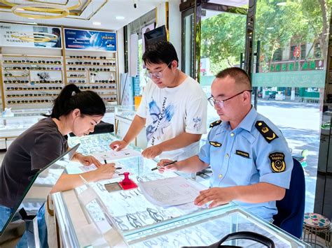 甘肃省临泽县市场监管局开展眼镜店“双随机、一公开”监督检查