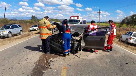 Conductor Intenta Rebasar Y Se Impacta De Frente Contra Otro Veh Culo