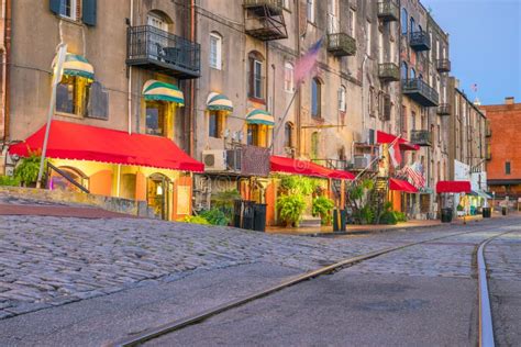 Shops And Restaurants At River Street In Downtown Savannah In Ge Stock