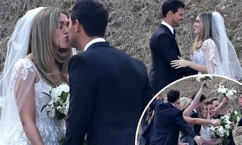 ‘twilight Star Taylor Lautner Fiancee Celebrate Wedding At Paso