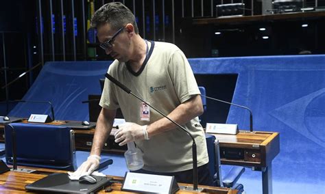 quórum reduzido Câmara aprova sistema de votação remota e projetos