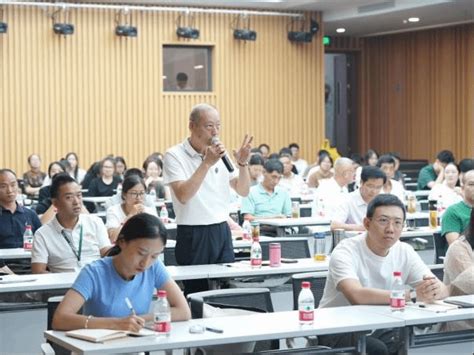 学校成功举办青山湖讲坛第35期：中国工程院院士陈宗懋：茶健康产业的发展趋势 浙江农林大学人文社会科学处