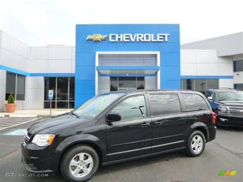 2013 Brilliant Black Crystal Pearl Dodge Grand Caravan SXT 93752482