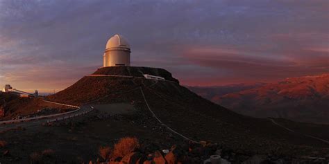 Cient Ficos De Granada Descubren Un Planeta Gigante Pero Ligero Como