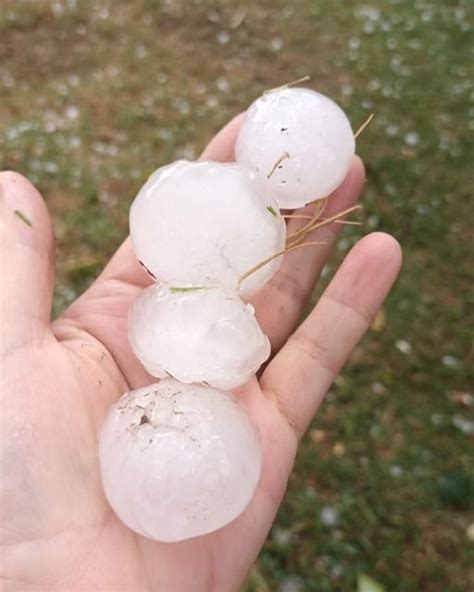 Video Gran Precipitaci N De Granizo Y Lluvia En Distintos Sectores De