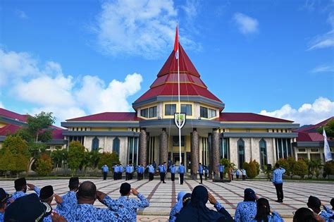 Wakil Bupati Hasbulla Furuada KABUPATEN KAIMANA