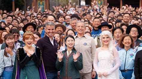 World Of Frozen Unveiled In Historic Grand Opening Ceremony At Hong