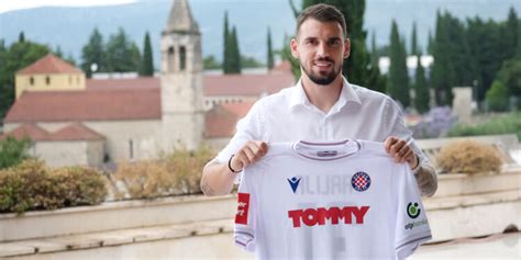 Hajduk Predstavio Prvo Poja Anje Dalmatinski Nogomet