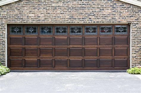 How to Choose The Right Garage Door Color For Your Home