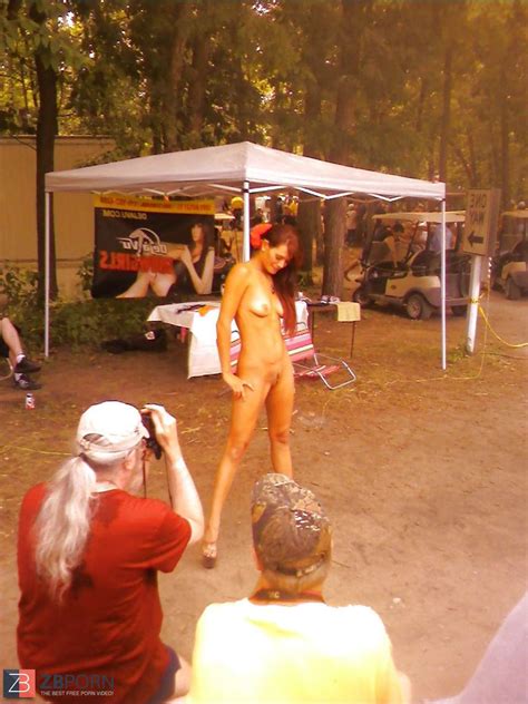 Nudes A Poppin Combine ZB Porn