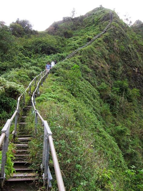 The Haiku Stairs Hawaiis Forbidden Stairway To Heaven Kuriositas