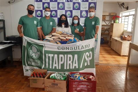 Consulado do Palmeiras de Itapira faz doação ao Fundo Social Gazeta